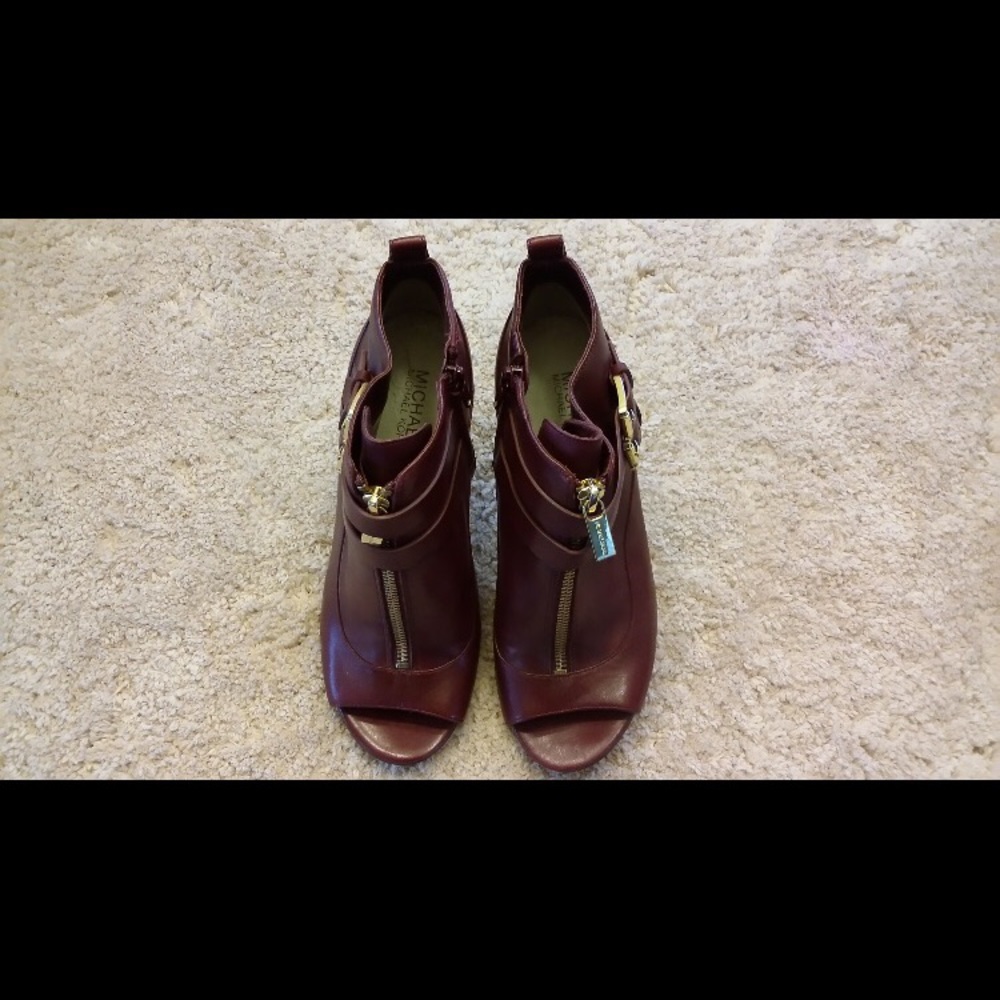 MIcharl Kors Heels